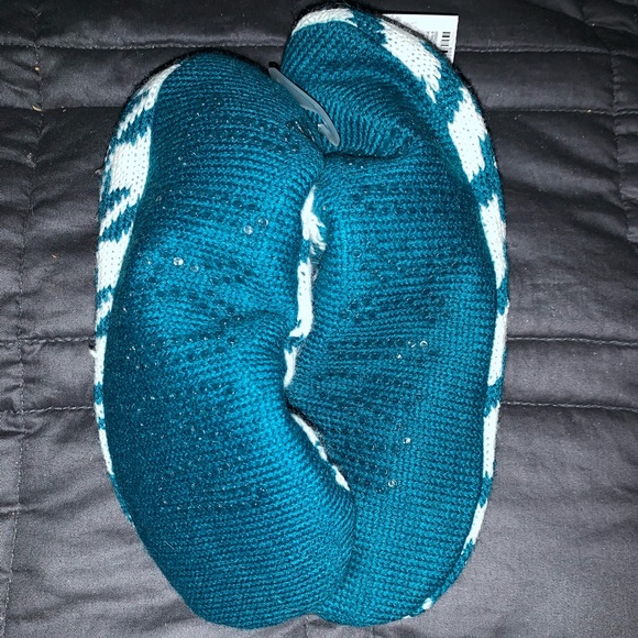 Skid free Slippers - Picture 2 of 4